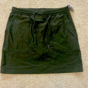 C&C California olive green skirt. Size XS